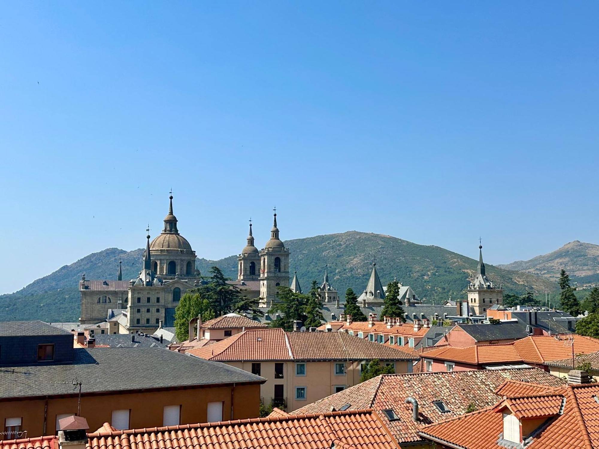 San Lorenzo Suites San Lorenzo de El Escorial ภายนอก รูปภาพ